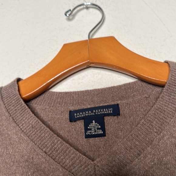 Banana Republic Lambswool Cashmere VNeck Men’s Sweater Tan Size Small - Picture 8 of 11
